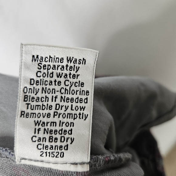 Cabi Women's  Palm Beach Print Women's Ankle Crop Pants Size 8 - Picture 11 of 15